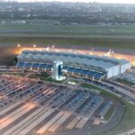 Aeroporto-Santa-Genoveva-ao-anoitecer1-2