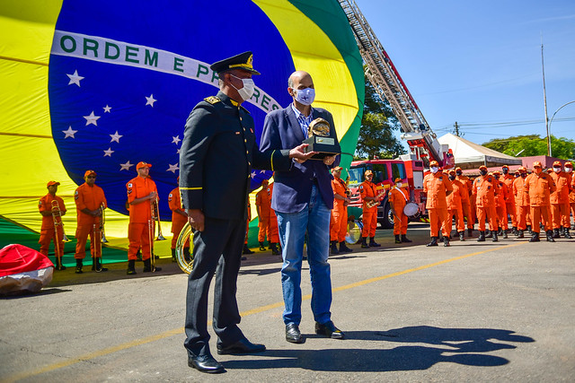 Assinatura da Ordem de Serviço para construção do 8º Grupamento de Bombeiro Militar - GBM em Ceilândia.