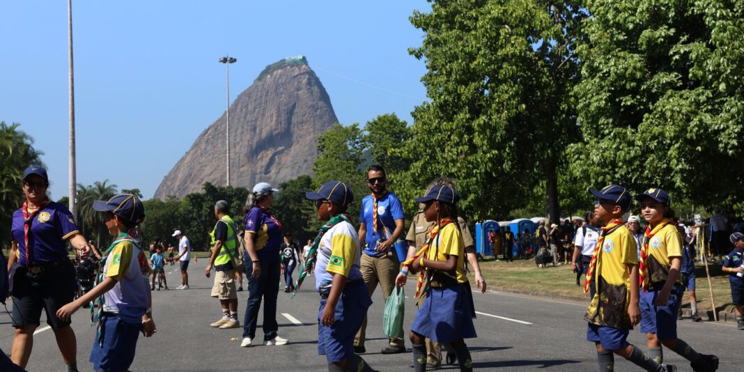 Movimento escoteiro atrai mais de 4 mil participantes em evento no Rio de Janeiro