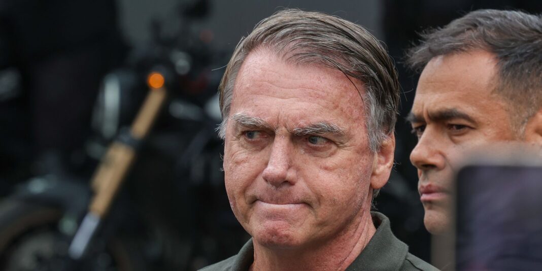 PGR autoriza cirurgia no ombro de Bolsonaro enquanto cumpre prisão domiciliar
