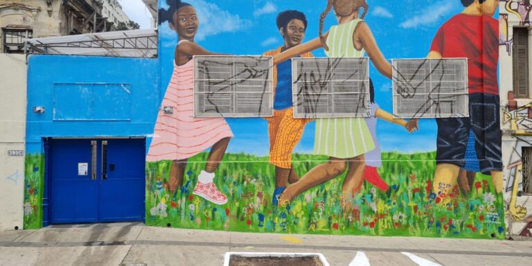 SP: Manifestação contesta utilização de escola pública em filme sobre Paulo Freire