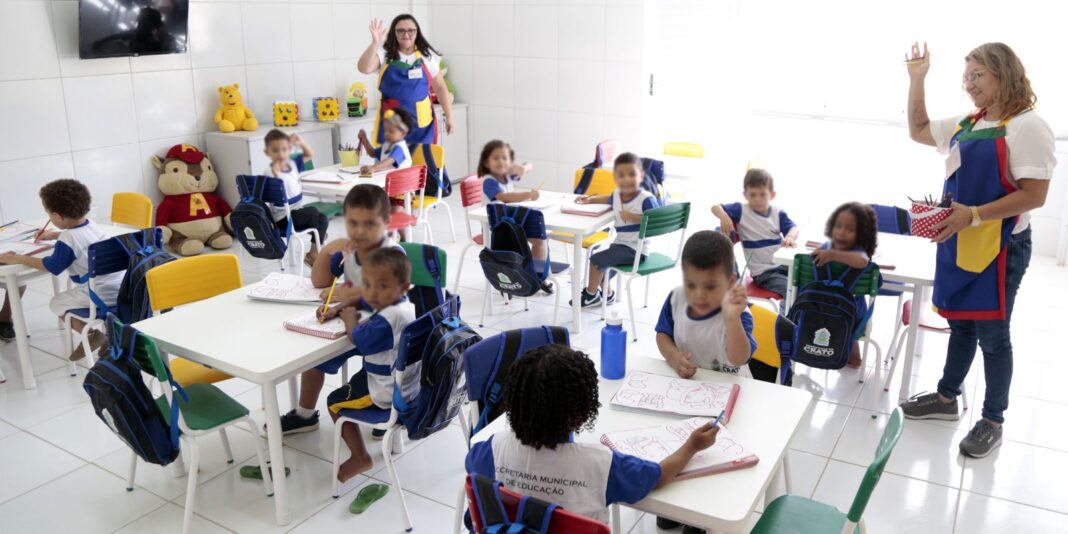 Uma em cada 10 crianças de 4 e 5 anos não frequenta a escola em 876 cidades