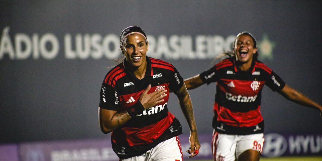 Flamengo vence Vitória e se aproxima dos líderes no Campeonato Brasileiro Feminino