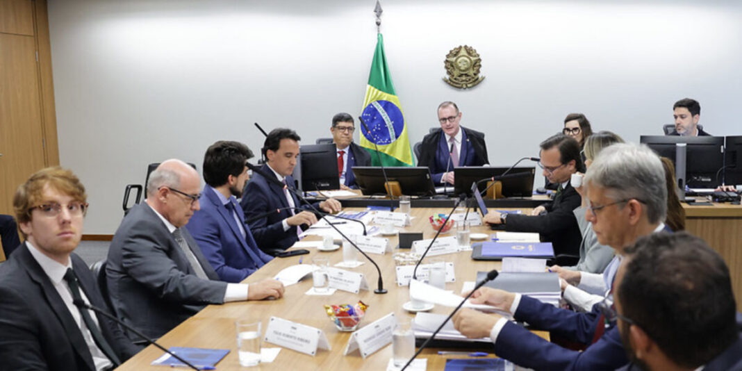 Goiás e Tocantins decidem suspender processo sobre divisa para a realização de estudo técnico