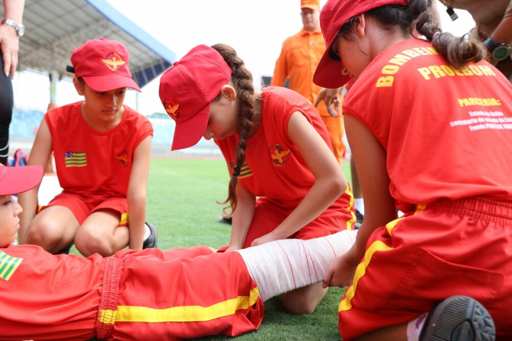 Bombeiro Mirim inicia inscrições para 405 vagas em 11 municípios