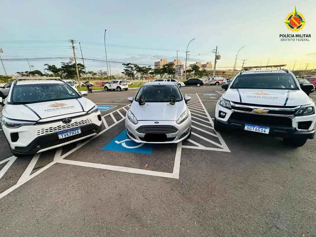 PMDF apreende quatro adolescentes e recupera veículo roubado em Ceilândia