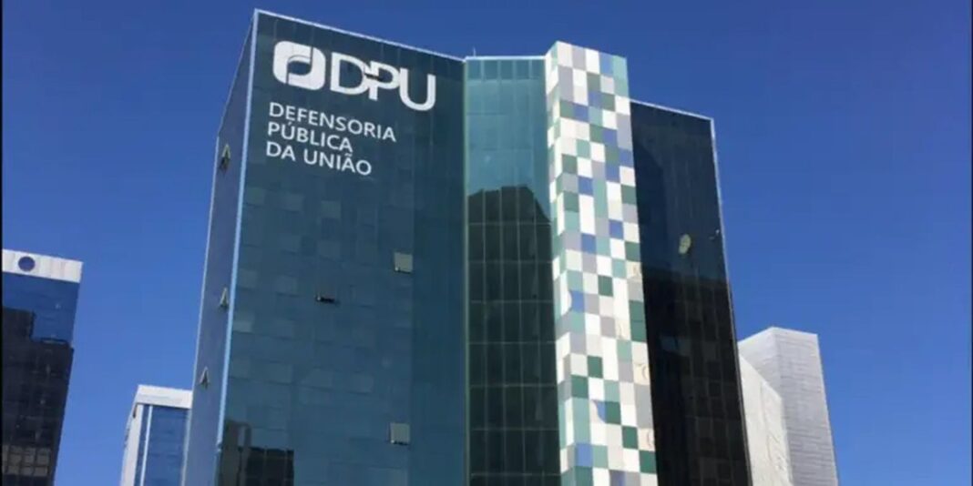 DPU emite alerta sobre golpistas que se passam por defensores públicos