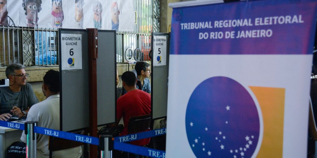 TRE-RJ realiza plantão para regularização de eleitores