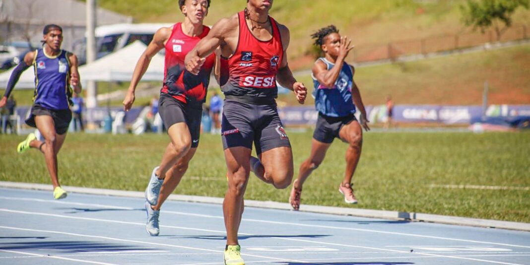 Erik Cardoso quebra recorde nos 100 m, mas marca não é homologada