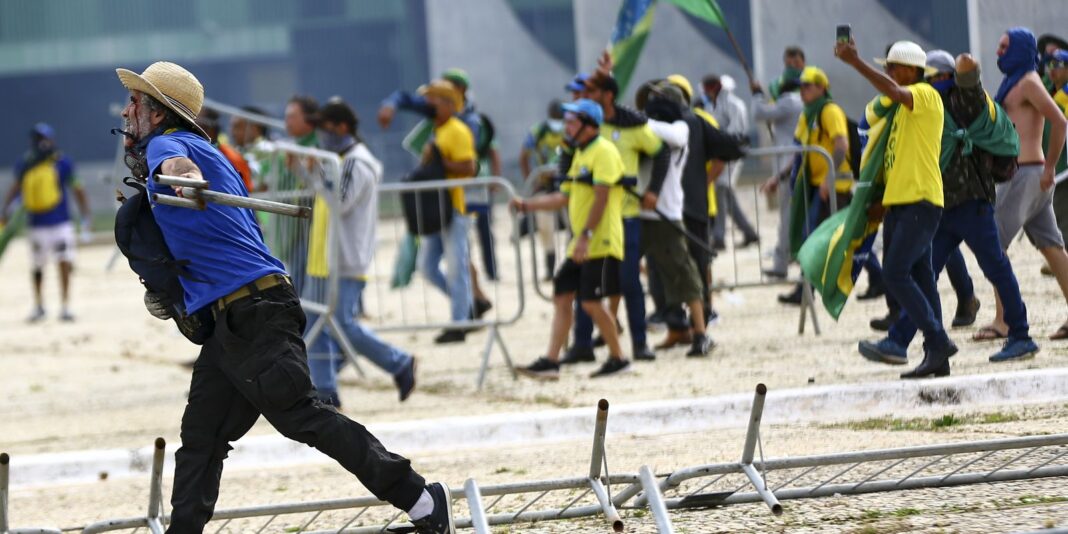 Organizações sociais manifestam descontentamento com a derrubada do veto ao PL da Dosimetria