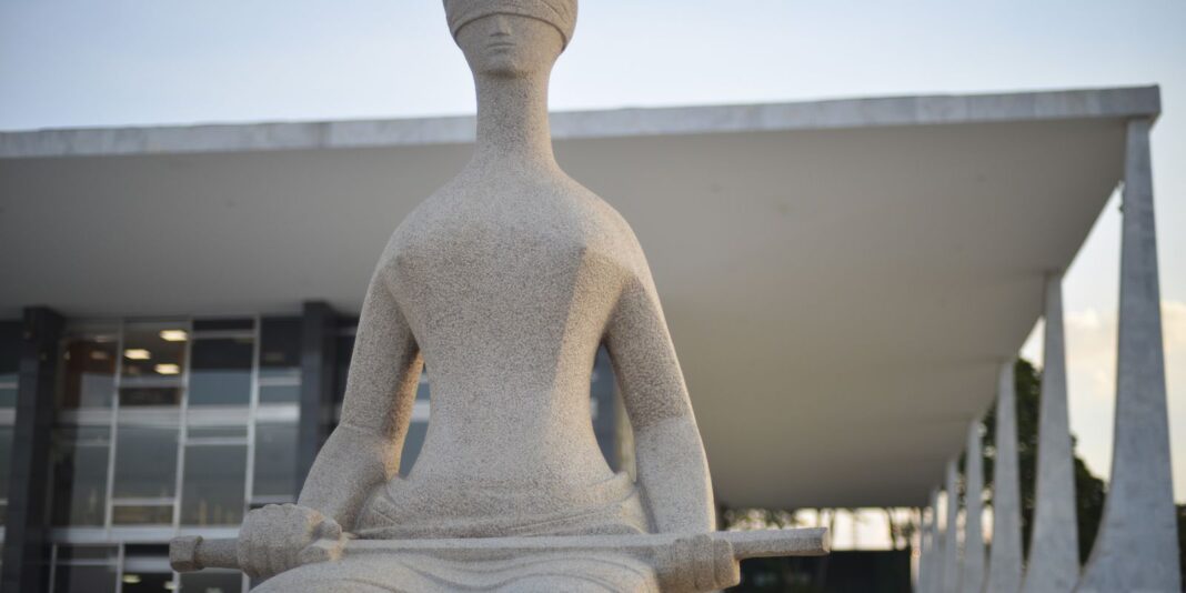 Juízes pedem adiamento de decisão que limitou pagamento de penduricalhos