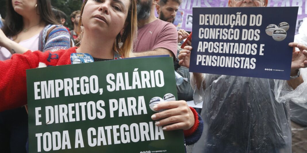 Professores da rede estadual de São Paulo realizam paralisação nesta quinta e sexta-feira