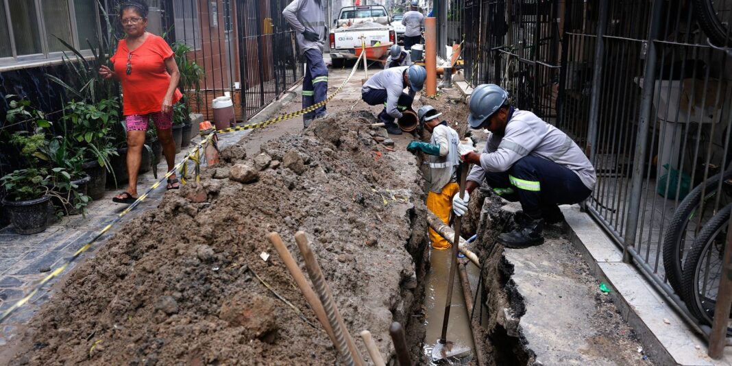 Maré recebe obras de esgoto, enquanto drenagem e gestão de resíduos permanecem como desafios