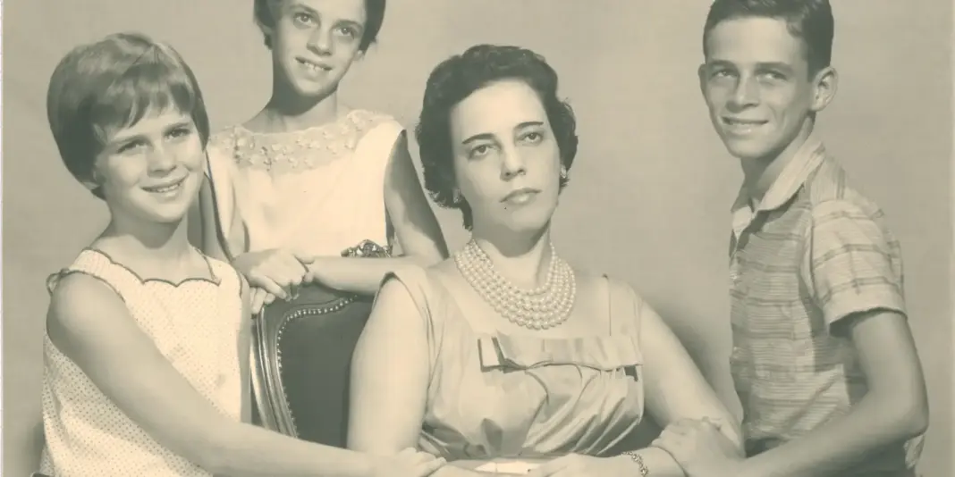 Zuzu Angel, morta há 50 anos, usou a maternidade como ferramenta política