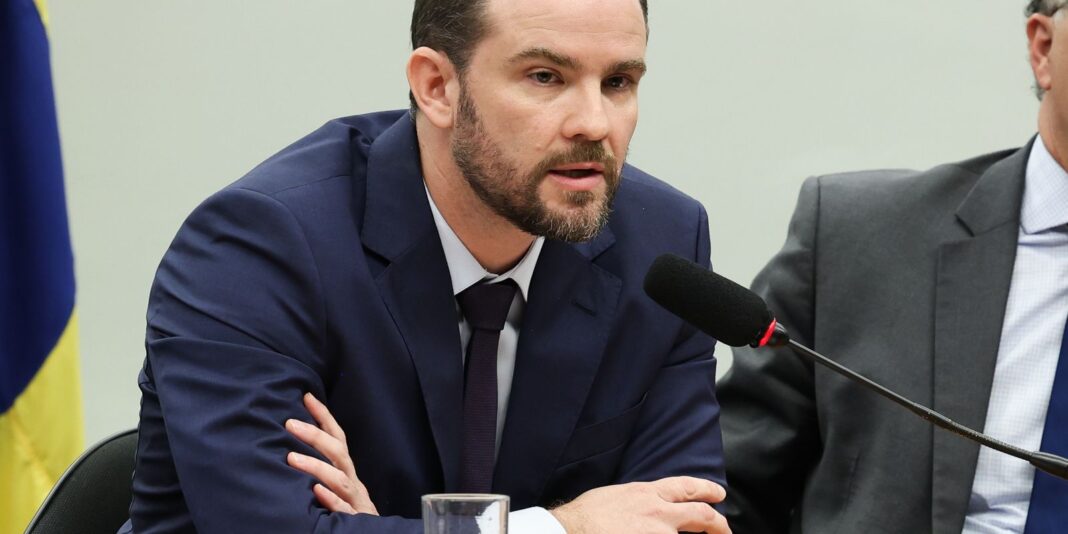 Durigan participa de agenda do G7 e reuniões bilaterais na França