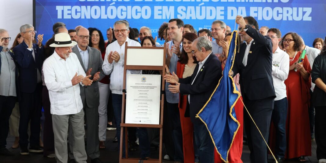 Lula afirma que Brasil não é menor nem menos competitivo do que outros países