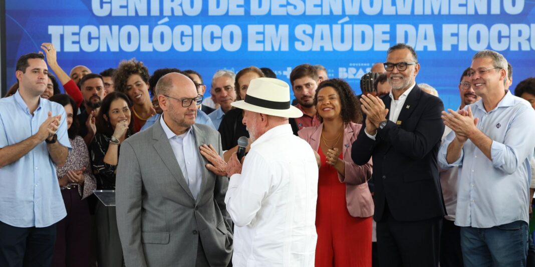 Lula solicita ao governador do RJ medidas contra milícias