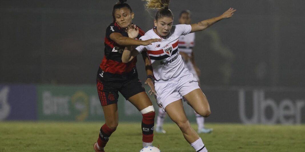São Paulo derrota Flamengo e assume a vice-liderança no Brasileiro Feminino