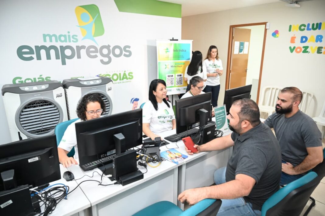 Feirão de Empregos disponibiliza 730 vagas no setor de comércio e eventos