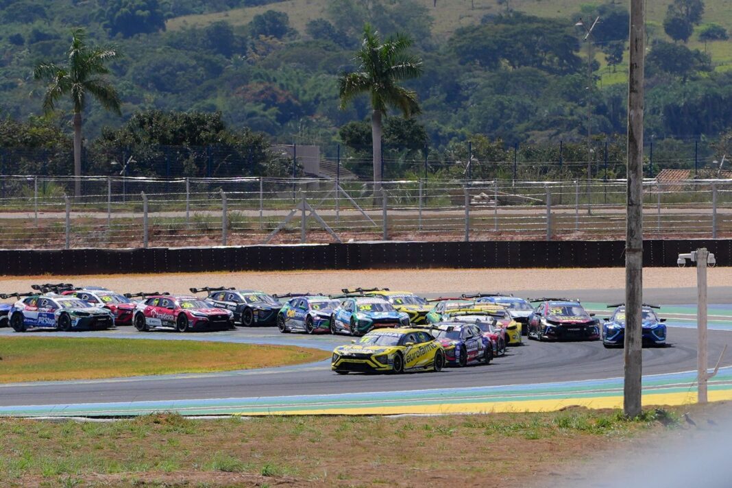 Stock Car em Goiânia inaugura nova etapa do autódromo