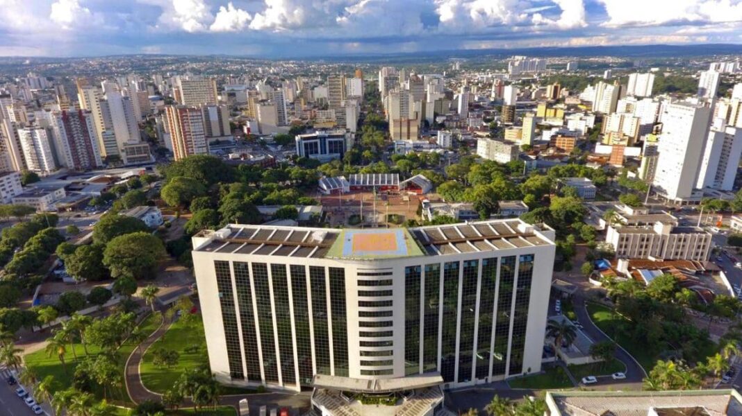 Goiás se destaca em gestão pública e solidez fiscal no Brasil