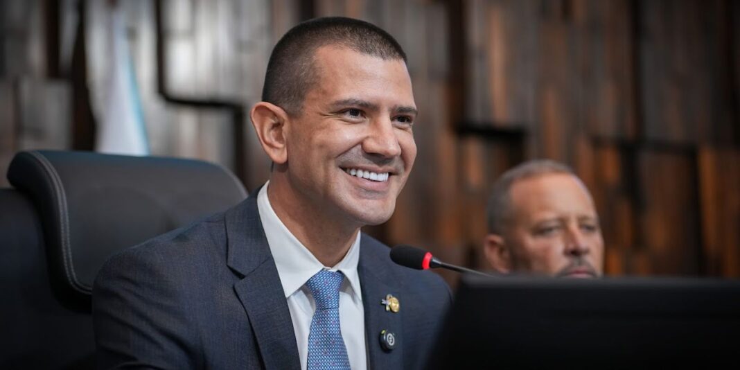Fux rejeita solicitação de Douglas Ruas para assumir governo interino do Rio