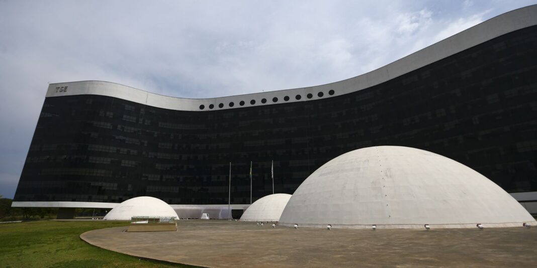 Especialistas alertam que IA pode intensificar a disseminação de fake news nas eleições