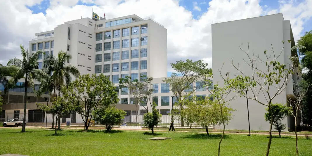 Alunos da USP continuam ocupação da reitoria e solicitam reabertura de diálogo
