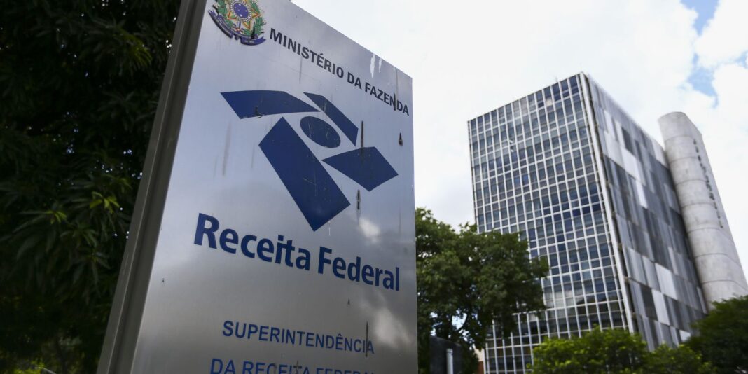 Arrecadação federal atinge recorde de mais de R$ 278 bilhões em abril