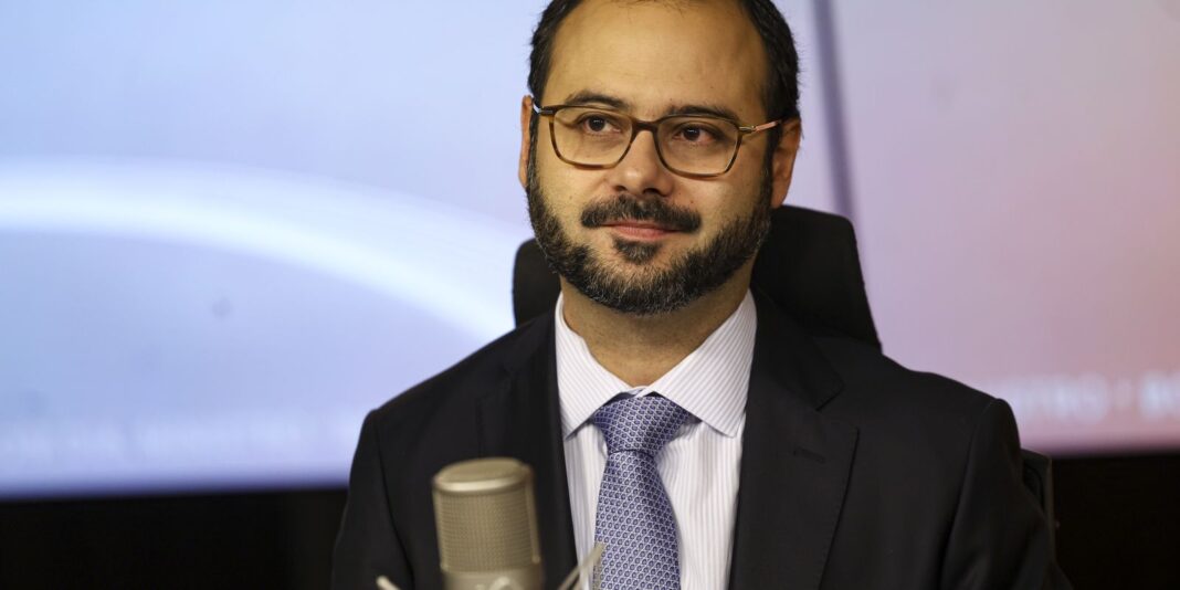Governo considera expandir contratações pelo MEI com a eliminação da escala 6x1