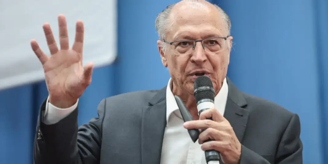 Alckmin aguarda diálogo e sintonia no encontro entre Lula e Trump