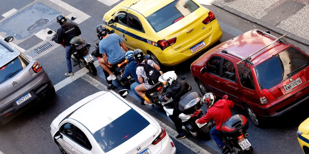 Aumento de mortes em acidentes de motocicleta está relacionado à expansão da economia de aplicativos