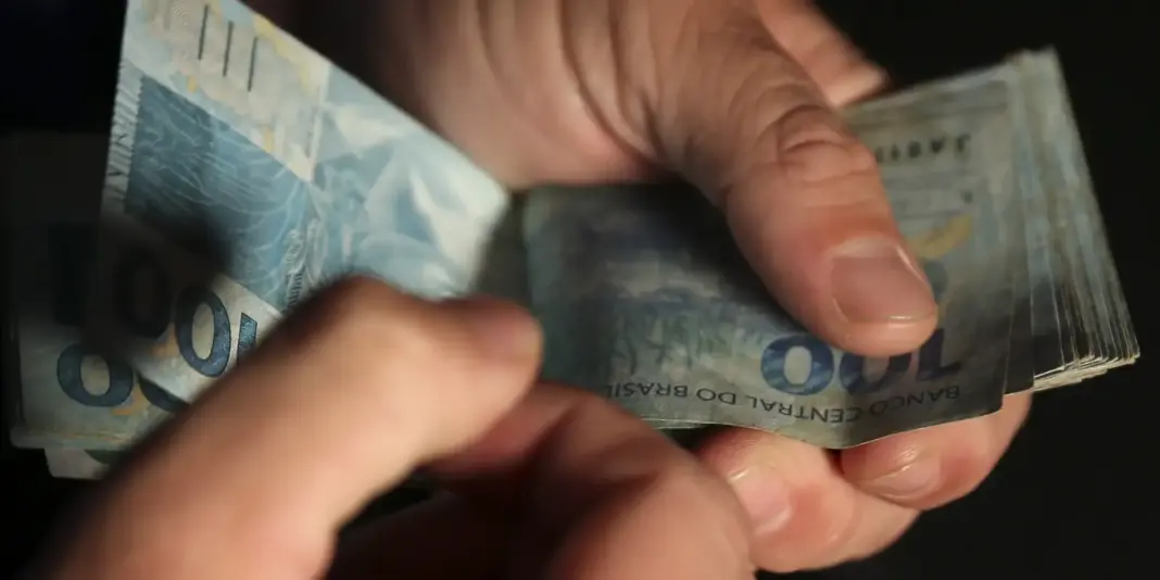 Desenrola Brasil: entenda como utilizar o FGTS para quitar dívidas em atraso