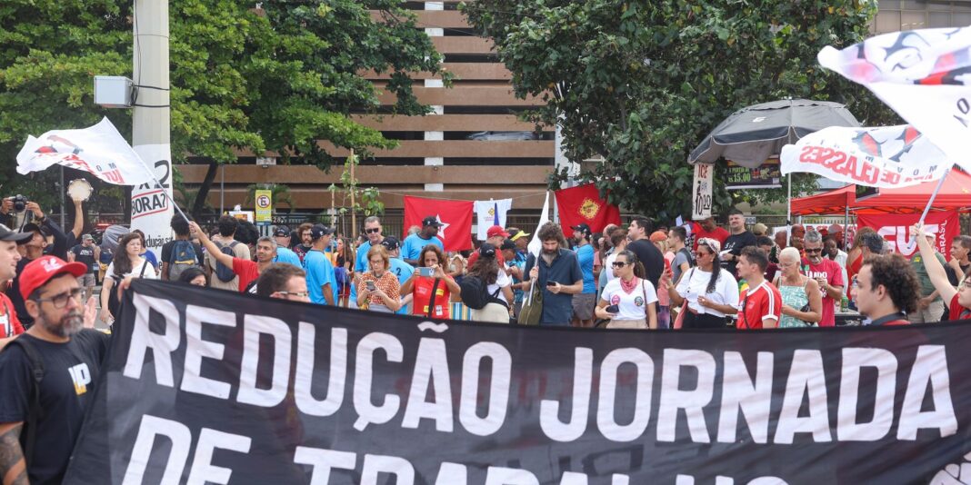 Caminhos da Reportagem discute impactos da escala 6x1 no Brasil