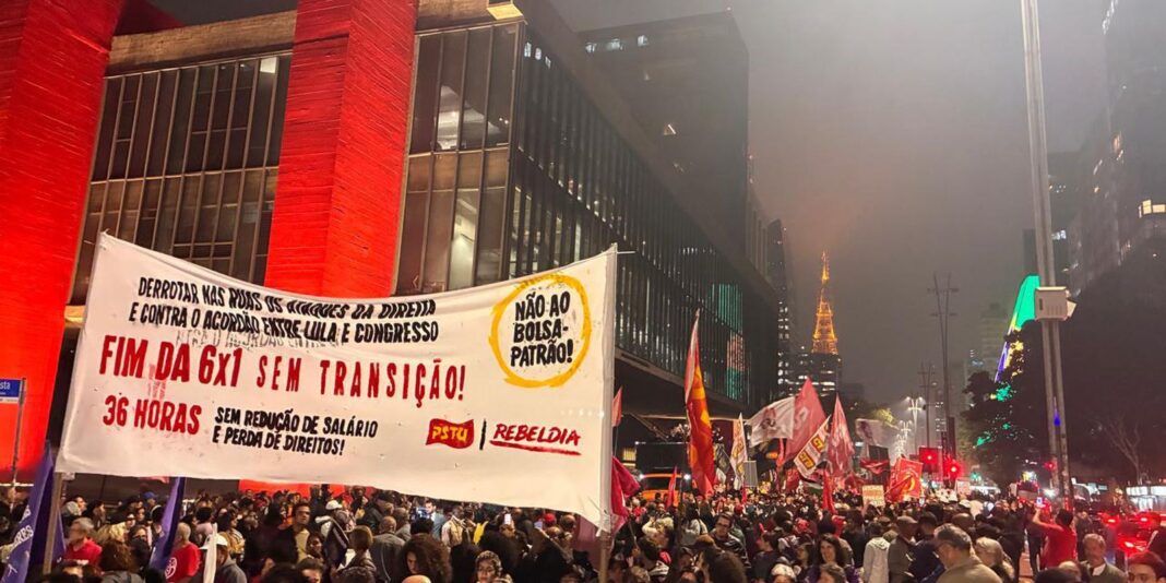 Manifestação na Avenida Paulista solicita o fim da escala 6x1
