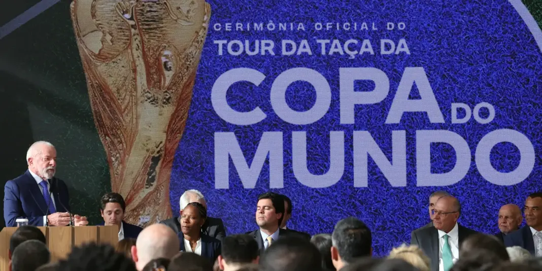 Lula sanciona lei que reconhece pioneiras e regulamenta a Copa do Mundo Feminina
