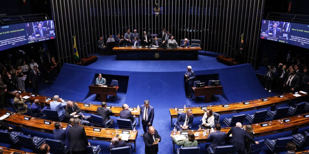 Alcolumbre bloqueia progresso da PEC que extingue a escala 6x1 no Senado