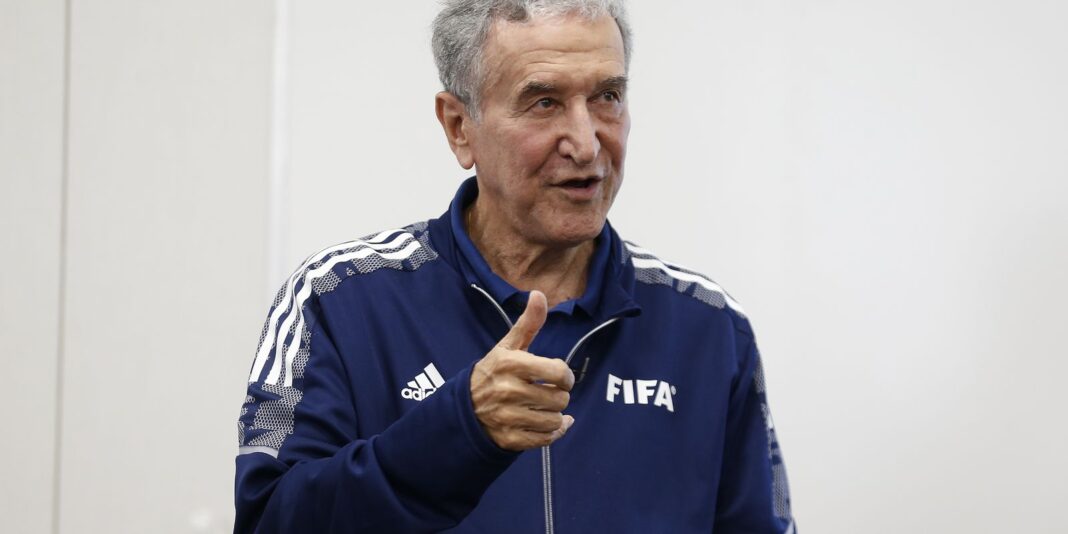 Carlos Alberto Parreira, técnico do tetra, é internado no Rio de Janeiro