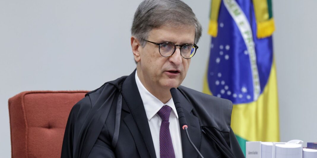 PGR manifesta-se contrária à revisão da condenação de Bolsonaro