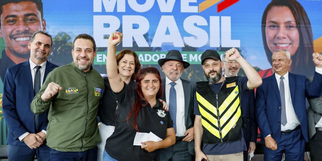 Governo aumenta linha de crédito para motociclistas de aplicativos