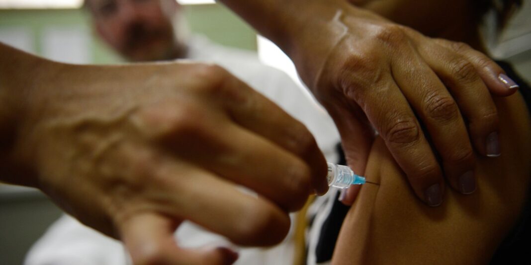 Prorrogação da vacinação contra o HPV para adolescentes de 15 a 19 anos
