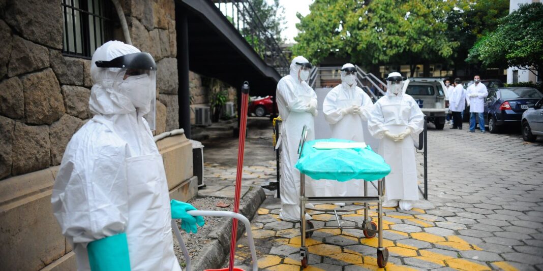 Três pessoas são mortas no Quênia durante protestos contra centro dos EUA para ebola