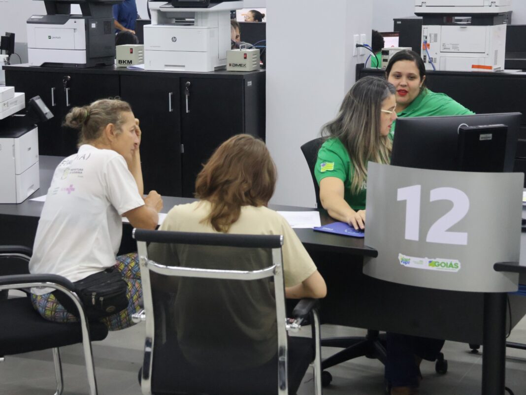 Repartições estaduais encerram atividades às 12h desta segunda-feira