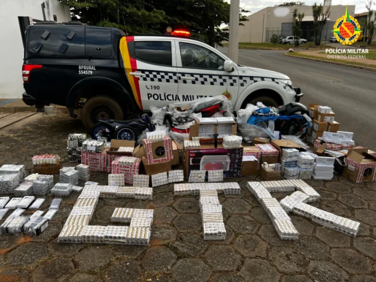PMDF apreende carga de mais de R$ 5 milhões com celulares, medicamentos e motocicletas elétricas em ônibus de turismo na divisa do DF com Goiás