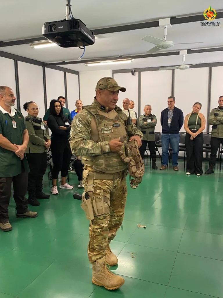 PMDF promove capacitação sobre manejo de animais peçonhentos para funcionários do Hospital Sarah Kubitschek