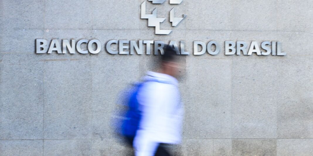 Copom analisa indicadores econômicos e define taxa Selic