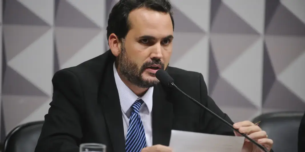 Governo considera elevar teto do MEI para R$ 140 mil, afirma ministro