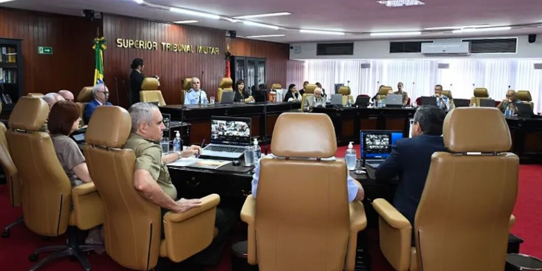 STM decide pela manutenção do ministro no julgamento da perda de patente de Bolsonaro