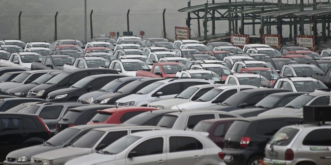 Venda de veículos novos no Brasil cresce 15% até maio