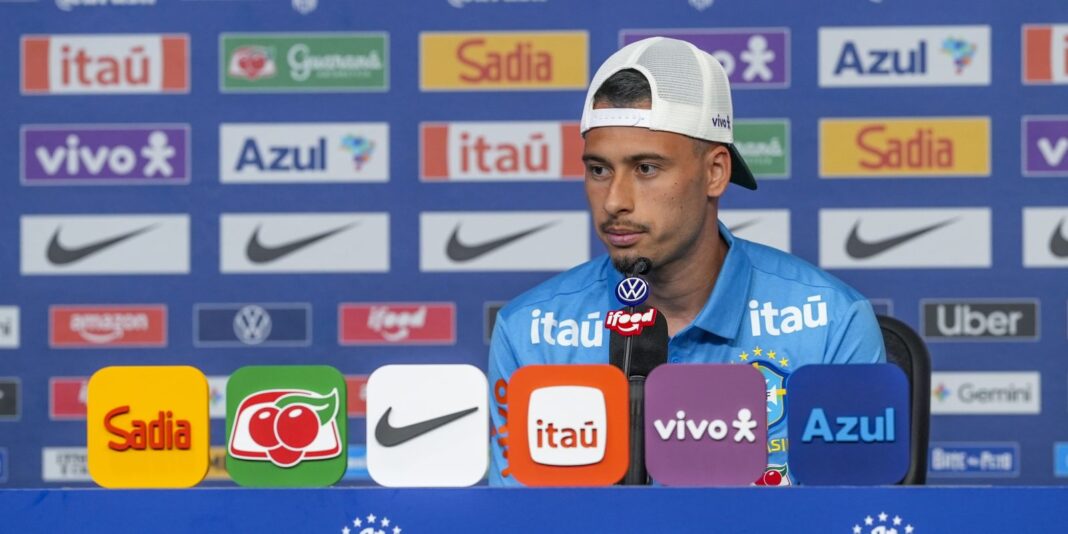 Martinelli reconhece possibilidade de substituir Raphinha e observa Neymar 